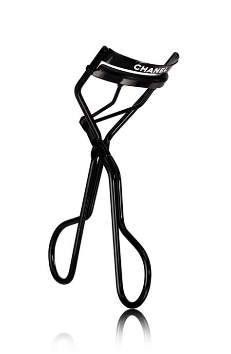 chanel eyelash curler price.